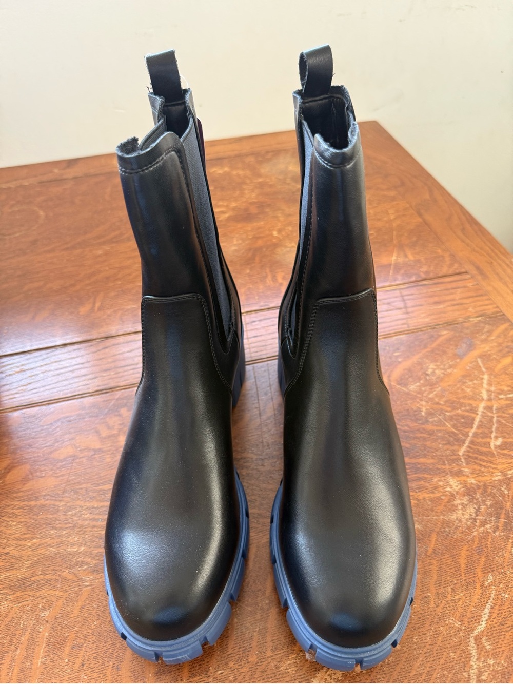 NWT Bos. & Co. Brunas Waterproof Chelsea Boots | EU 41 / US 10